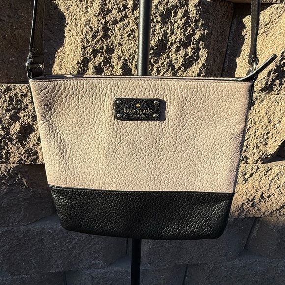 Kate Spade tan and black cross body purse in EUC - Picture 8 of 8